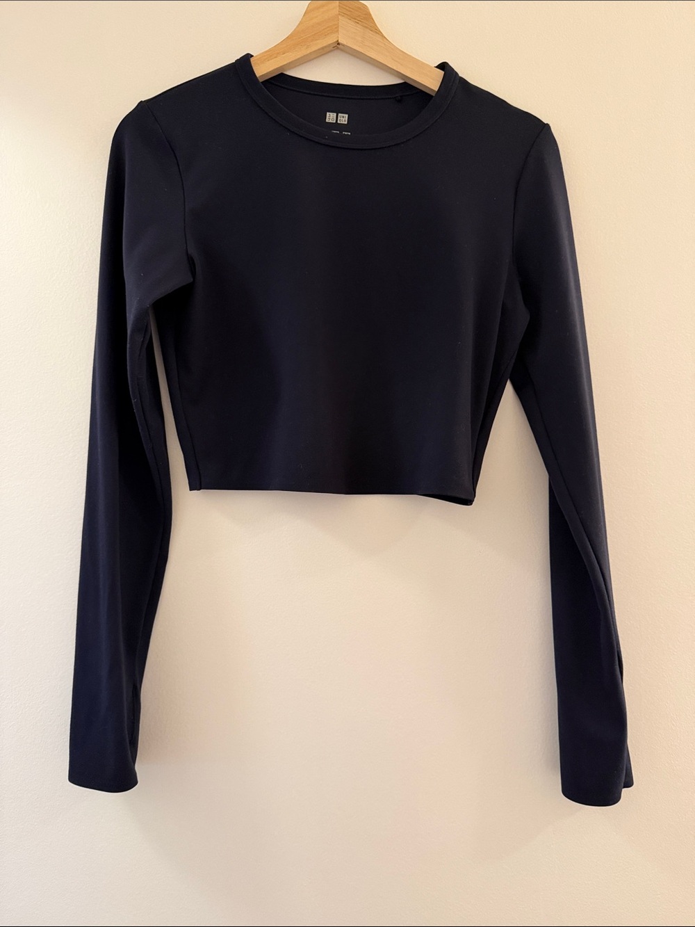 Uniqlo Navy Blue Long-Sleeve UV Cropped Long Sleeve Top Size Small